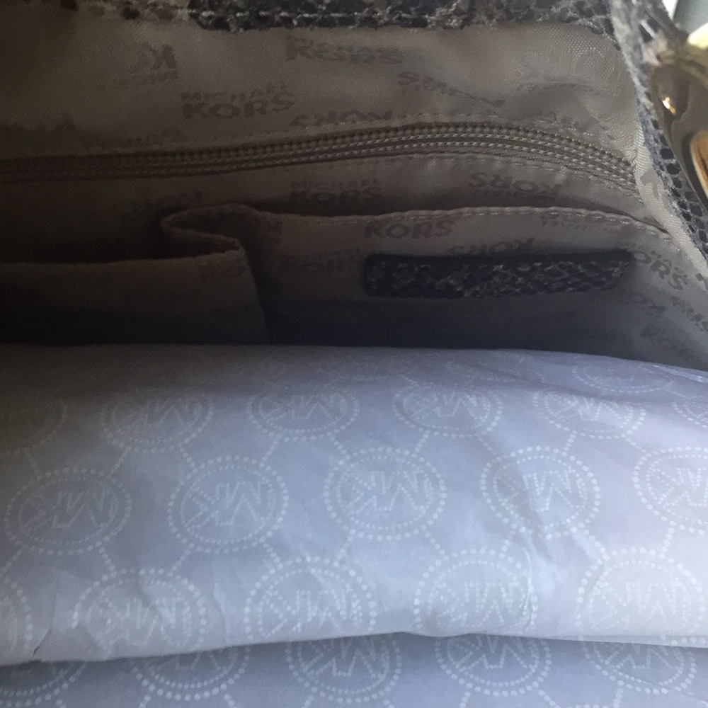Michael Kors snakeskin leather tote, comes with matching wallet! EUC - Picture 2 of 8